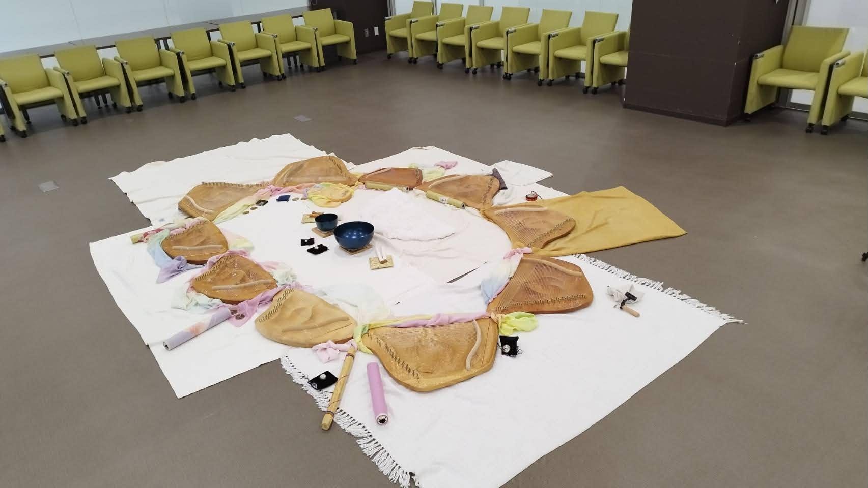 ライアーを輪に置いたひびき合いの場